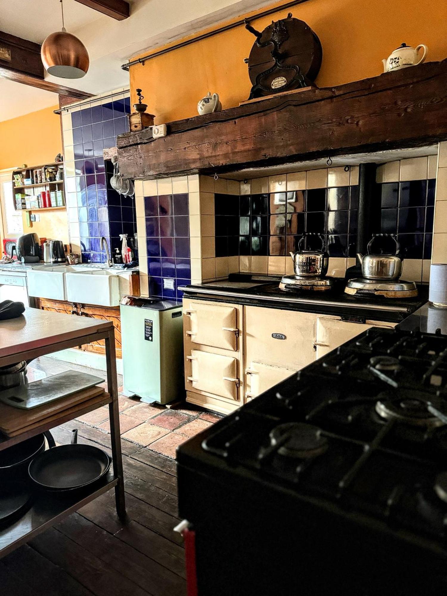 Clone Country House Aughrim Exterior foto The kitchen at The Old Post Office