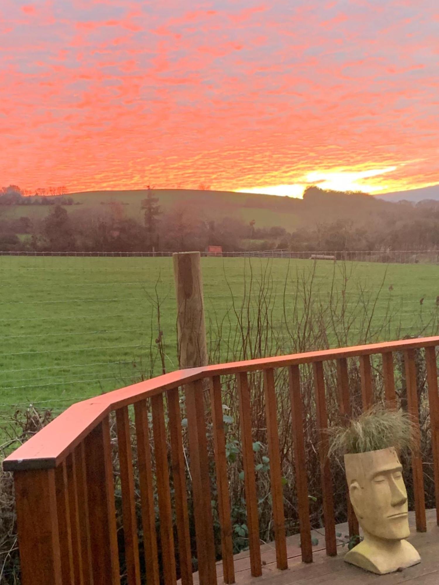 Clone Country House Aughrim Exterior foto Sunset over the Blackdown Way