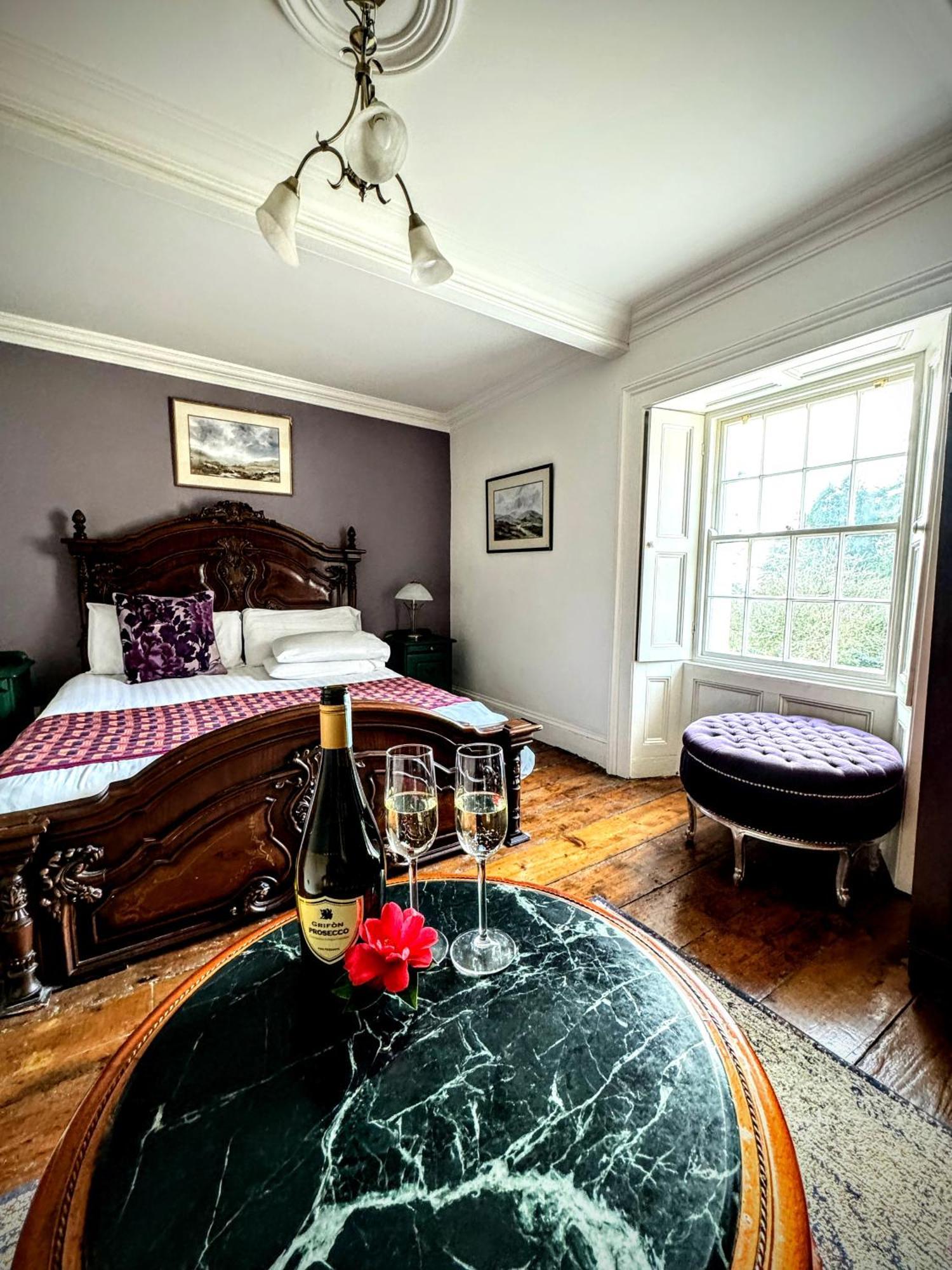 Clone Country House Aughrim Exterior foto The Old Rectory, bedroom